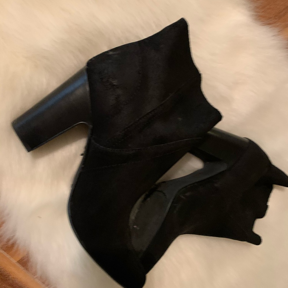 Vince Camuto Creestal Booties